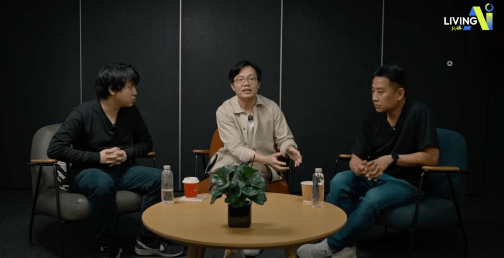 AI x Critical Thinking | Living With&nbsp;AI